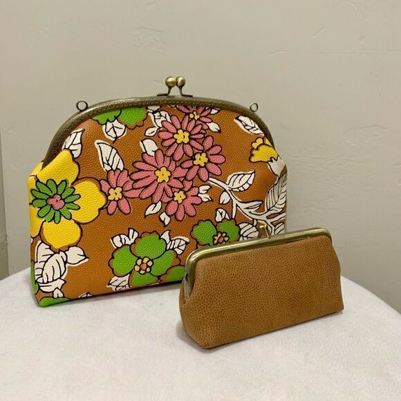 Vintage Style Handcrafted Genuine Leather Floral Printed Kisslock Handbag Set - Picture 5 of 16